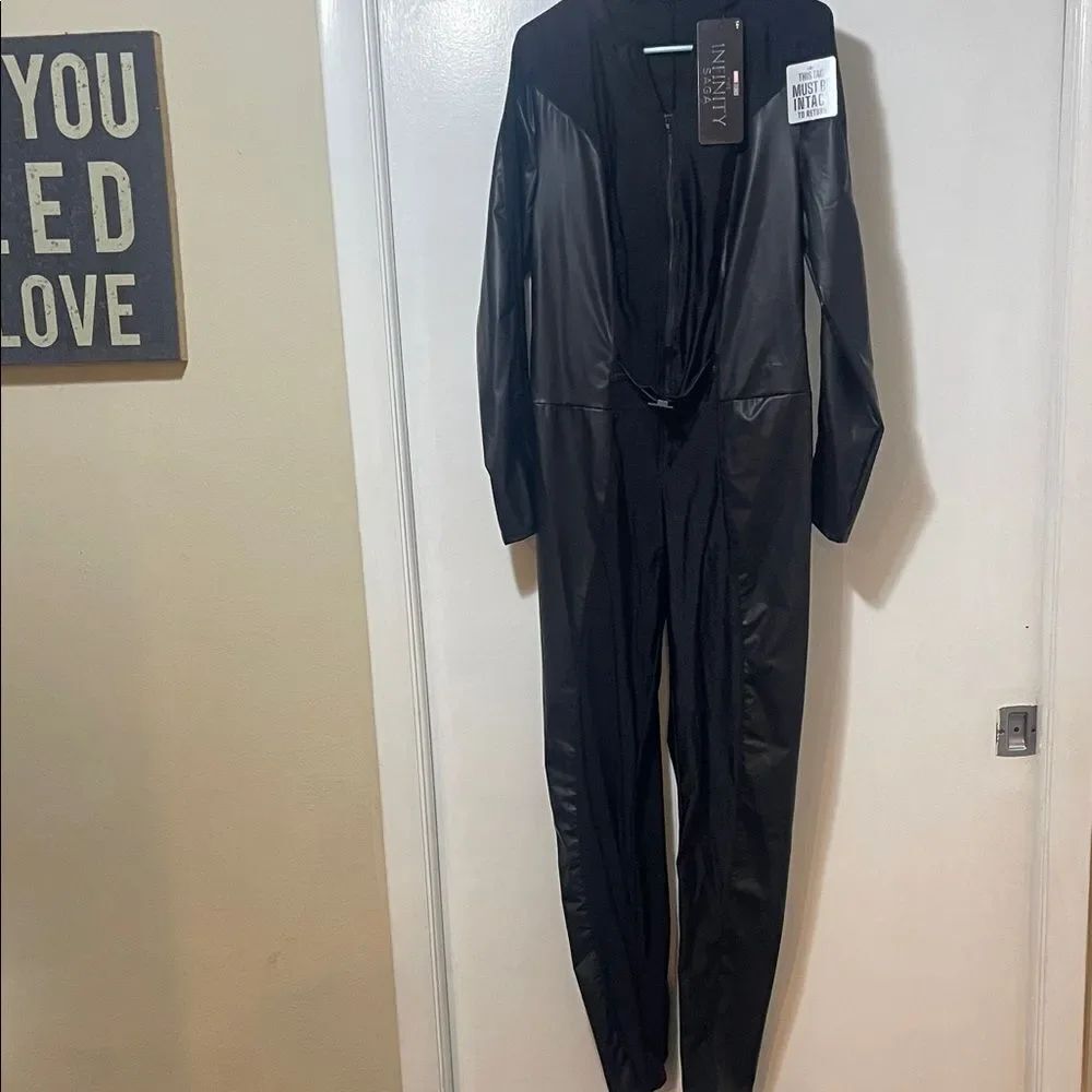 Marvel infinity, saga Black Faux Leather jumpsuit Xl